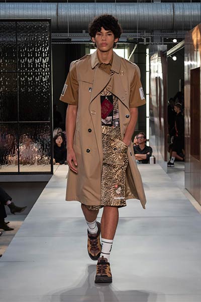 تصاميم راقية بلمسة جريئة ... اليك مجموعة Ricardo Tisci الأولى لدار Burberry